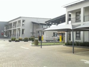 2 Bed Apartment in Witpoortjie