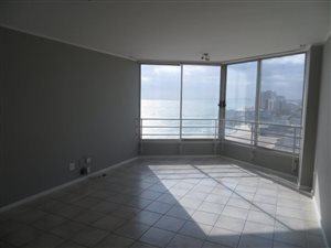 3 Bed Flat in Strand Central