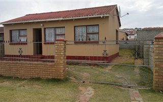 3 Bedroom House in Kwadwesi