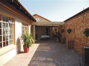 3 Bed House in Bergtuin