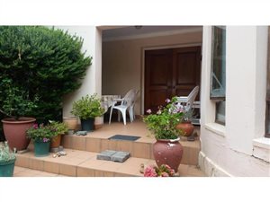 1 Bed Garden Cottage in Highlands North