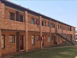 2 Bed Apartment in Elandspoort