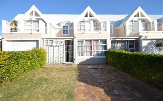 2 Bedroom Townhouse in Strand Central