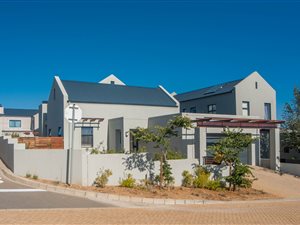 3 Bedroom House in Kelderhof Country Village