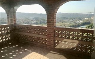 3 Bedroom Apartment in Clare Estate