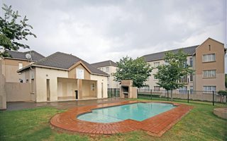 2 Bedroom Apartment in Klippoortje