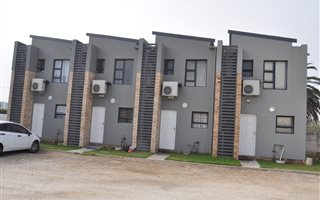 2 Bedroom Townhouse in Newton Park