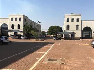 414 m² Commercial space in Halfway House