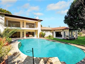 4 Bedroom House in Beverley Gardens