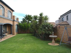 5 Bed House in Ruimsig