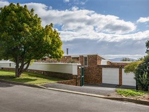 4 Bed House in Brandwacht