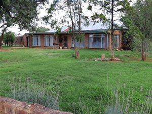 753 ha Farm in Hartswater