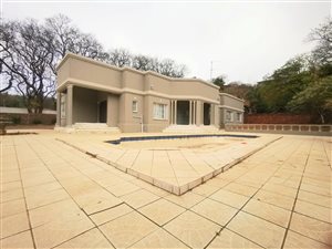 4 Bed House in Westcliff