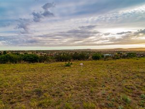 664 m² Land available in Eagle Canyon Golf Estate