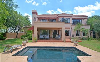 4 Bedroom House in Dainfern Golf Estate