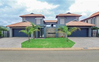 5 Bedroom House in Birdwood