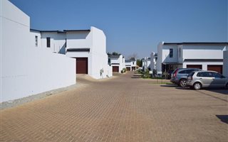 3 Bedroom Apartment in Rynfield