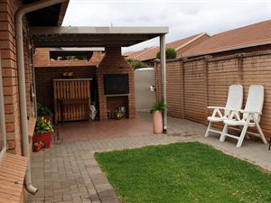 2 Bed Simplex in Willow Park Manor