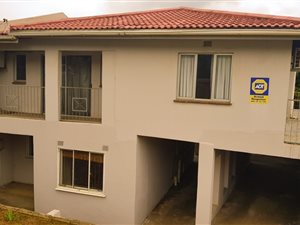 6 Bed House in Trenance Manor