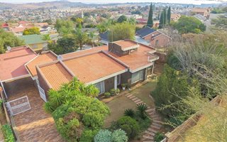 3 Bedroom House in Ridgeway