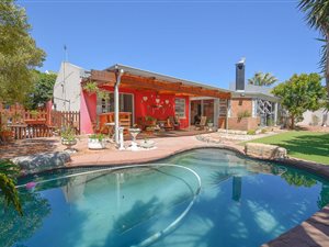 4 Bed House in Blouberg Sands