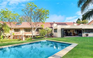 6 Bedroom House in Victory Park