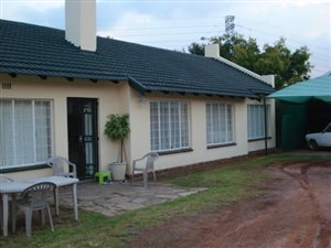 3 Bed House in Roodepoort West