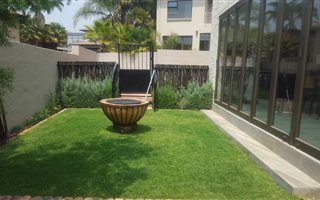 6 Bedroom House in Greenstone Hill