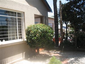 3 Bed House in Kensington