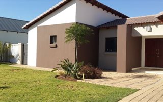 3 Bedroom House in Midlands Estate