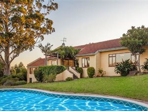 4 Bed House in Helderrand