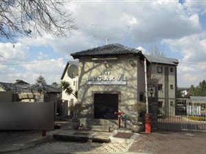 2 Bed Apartment in Paulshof