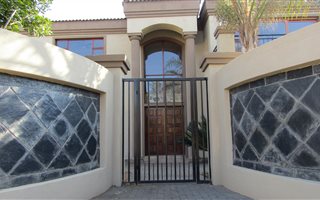 4 Bedroom House in Honeydew Ridge