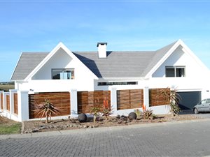4 Bed House in St Francis Bay