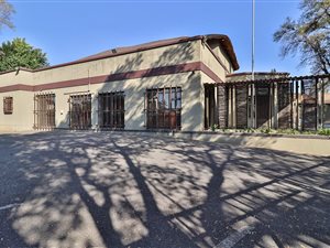 Commercial space in Rooihuiskraal