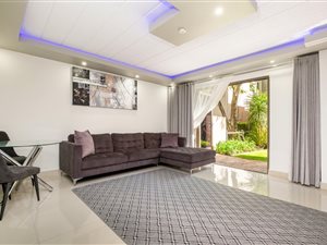1 Bed Apartment in Parktown North