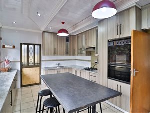 4 Bed House in Kibler Park