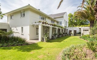 6 Bedroom House in Camphers Drift