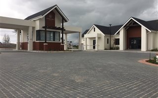 3 Bedroom House in Somerset West Central