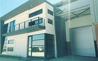 775 m² Commercial space in Louwlardia
