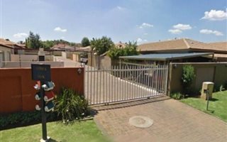 3 Bedroom Simplex in Bergsig