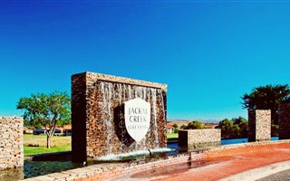 2 Bedroom Apartment in Jackal Creek Golf Estate