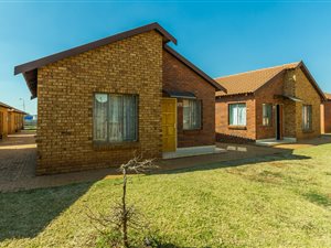 2 Bed House in Protea Glen