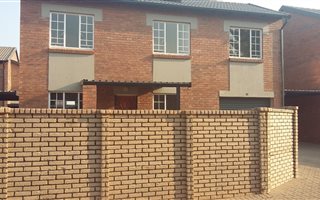 3 Bedroom Townhouse in Raslouw