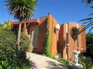 House in Dan Pienaar