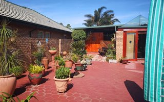 2 Bedroom Townhouse in Doringkloof