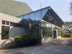 2100 m² Commercial space in Briardene