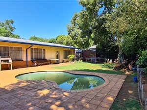 3 Bed House in Riviera