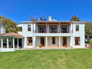 4 Bed House in Bishopscourt