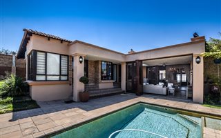 4 Bedroom House in Sonheuwel